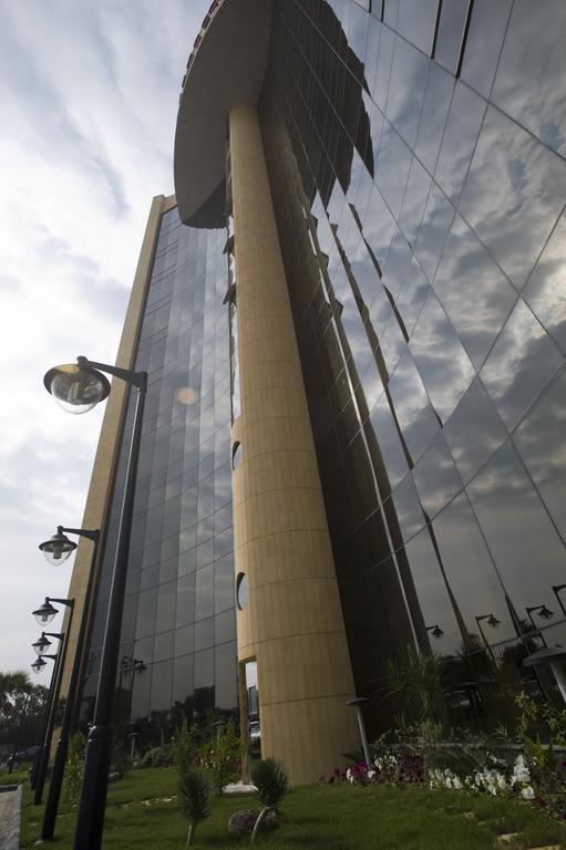 Eastyard Khobar Hotel - Formerly Ramada By Wyndham Khobar Exteriör bild
