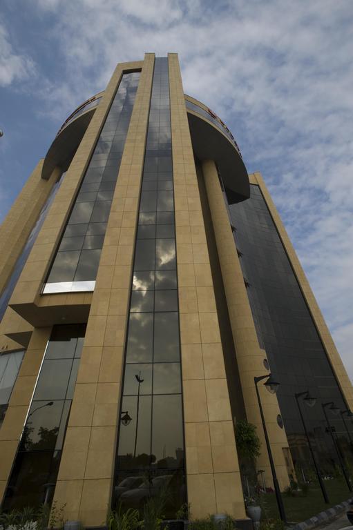 Eastyard Khobar Hotel - Formerly Ramada By Wyndham Khobar Exteriör bild