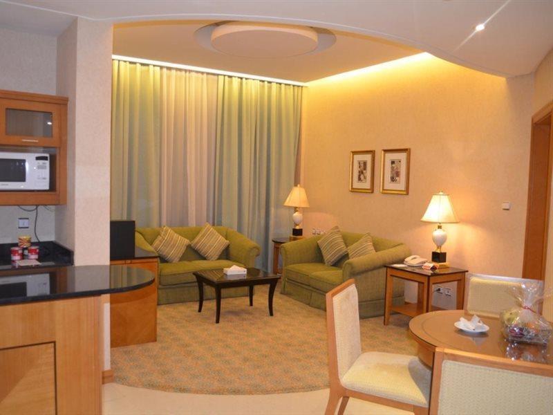 Eastyard Khobar Hotel - Formerly Ramada By Wyndham Khobar Exteriör bild