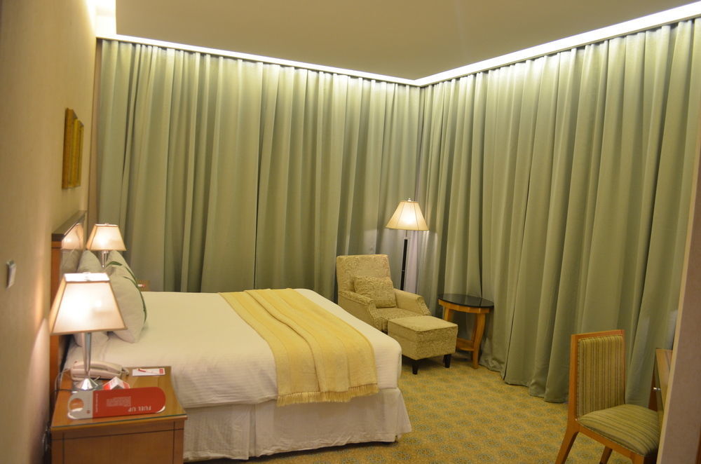 Eastyard Khobar Hotel - Formerly Ramada By Wyndham Khobar Exteriör bild