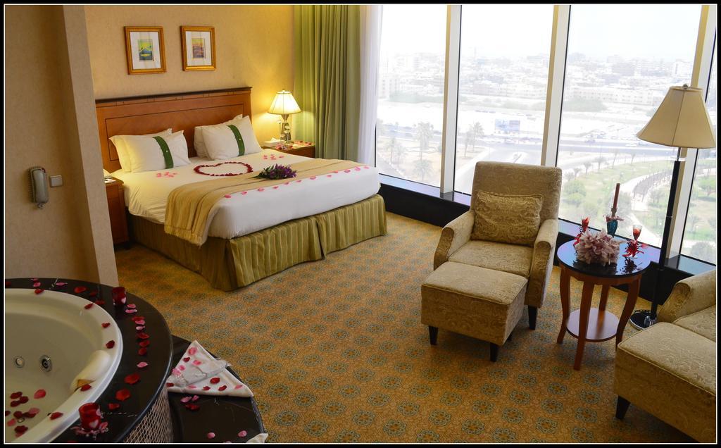 Eastyard Khobar Hotel - Formerly Ramada By Wyndham Khobar Exteriör bild