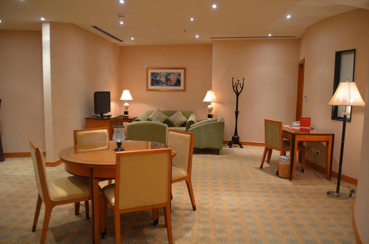 Eastyard Khobar Hotel - Formerly Ramada By Wyndham Khobar Exteriör bild