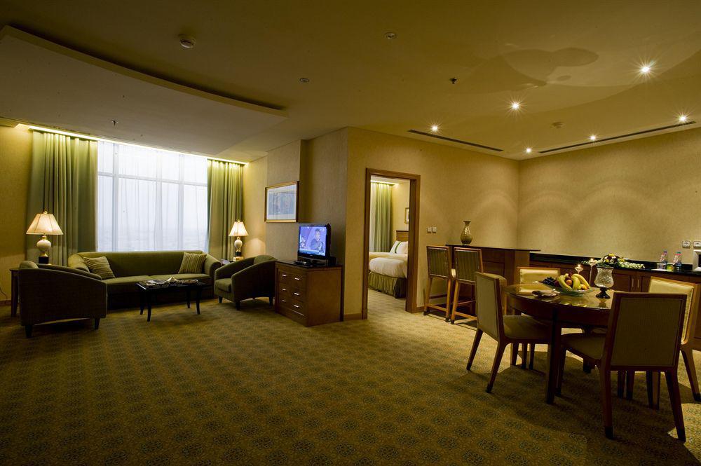 Eastyard Khobar Hotel - Formerly Ramada By Wyndham Khobar Rum bild